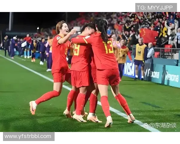 北漂大龄女足球明星的奋斗与梦想：在绿茵场上追逐青春与希望的故事